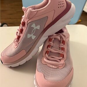 Under Armour Women's Light Pink Sneakers